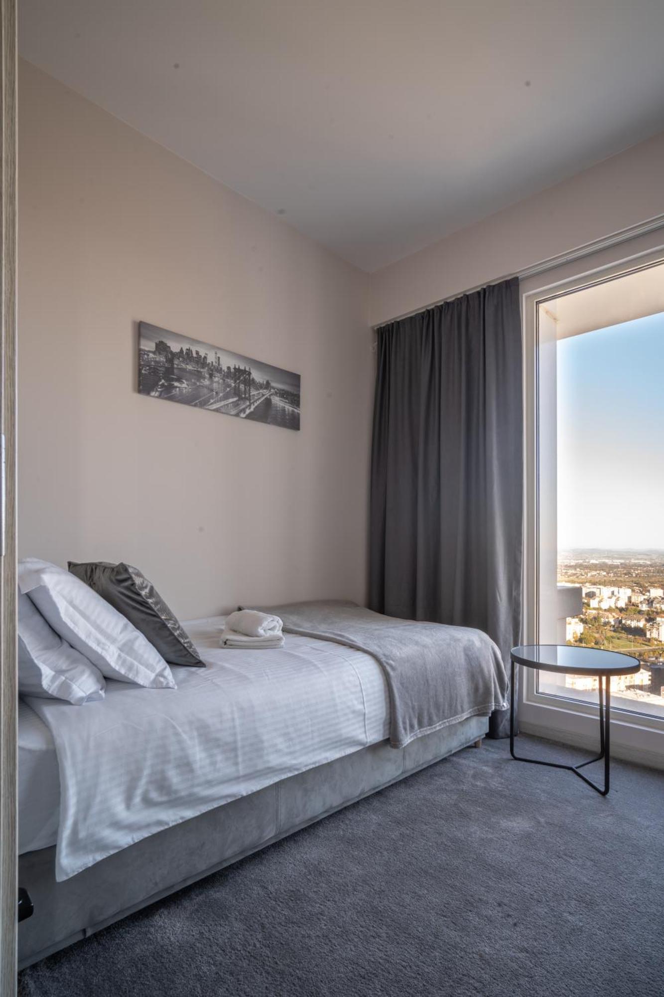 Sunrise Sky Lux Apartment, 33Rd Floor, Pool And Fitness Included Skopje Exterior photo